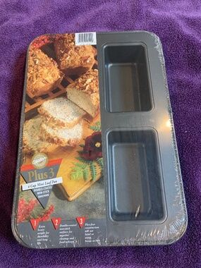 New 4 cup Mini Loaf Pan